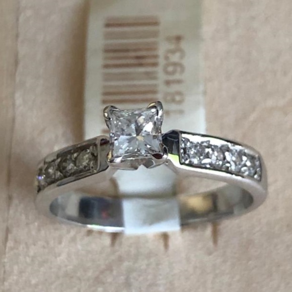 14K GoldPrincess Diamond Engageemeeent Ring